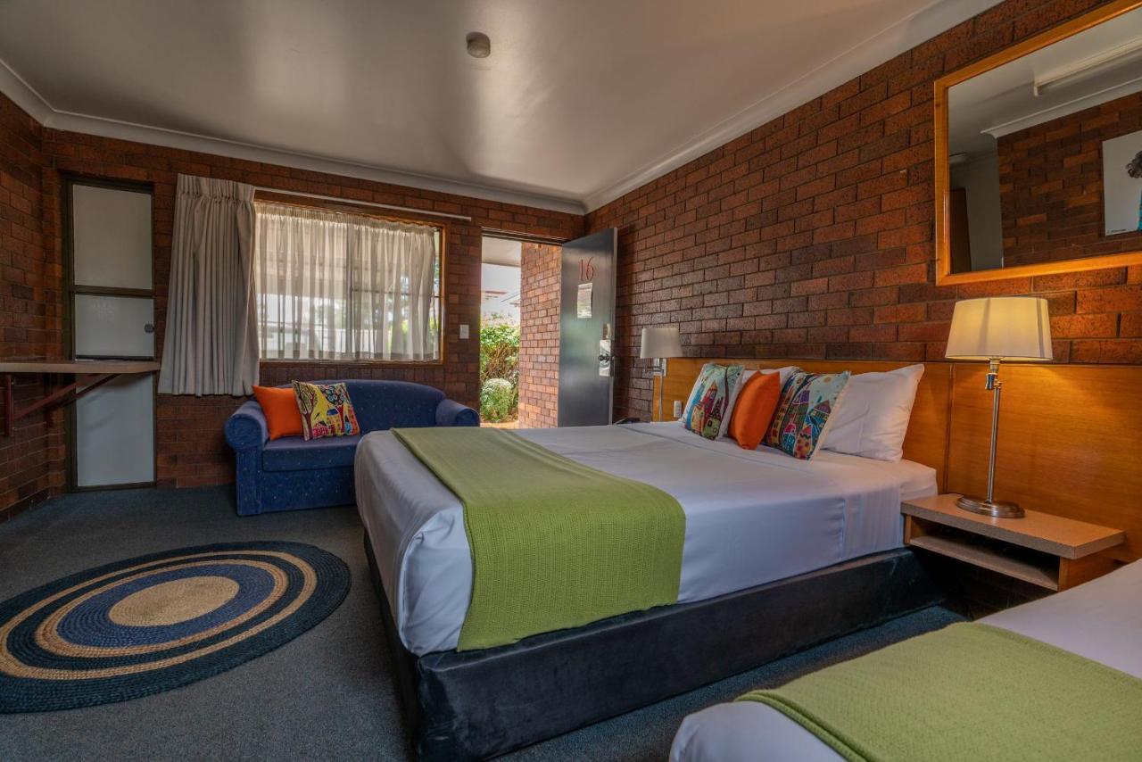 دالبي Country Pathfinder Motor Inn المظهر الخارجي الصورة