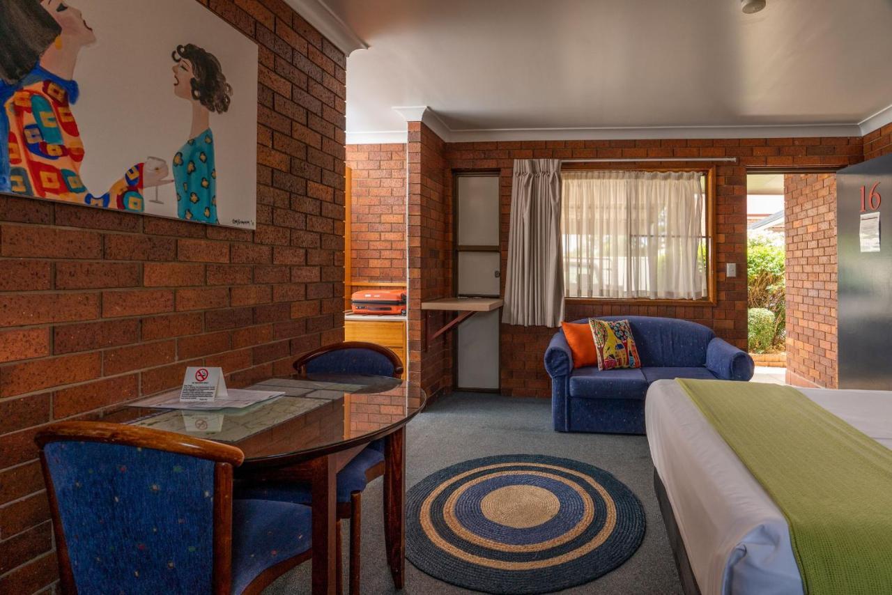 دالبي Country Pathfinder Motor Inn المظهر الخارجي الصورة
