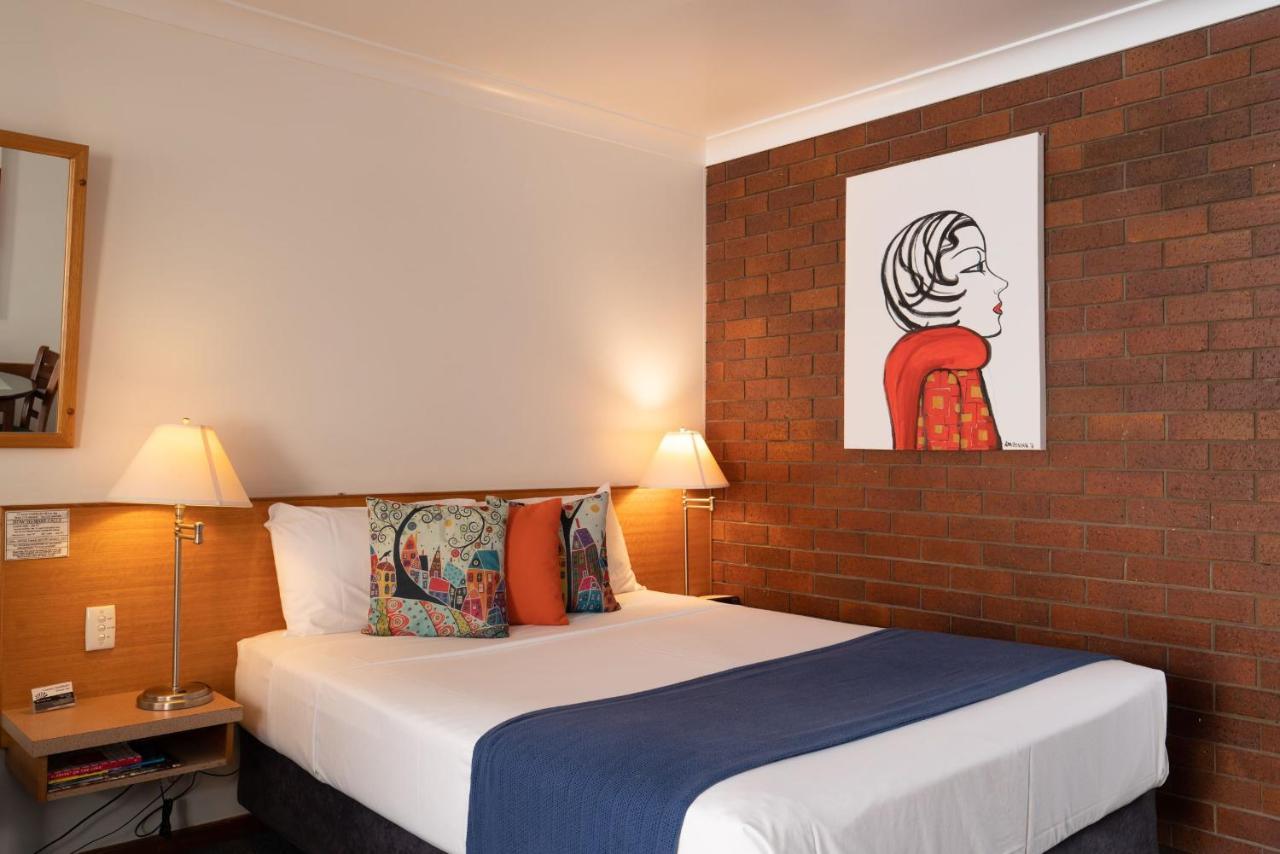 دالبي Country Pathfinder Motor Inn المظهر الخارجي الصورة