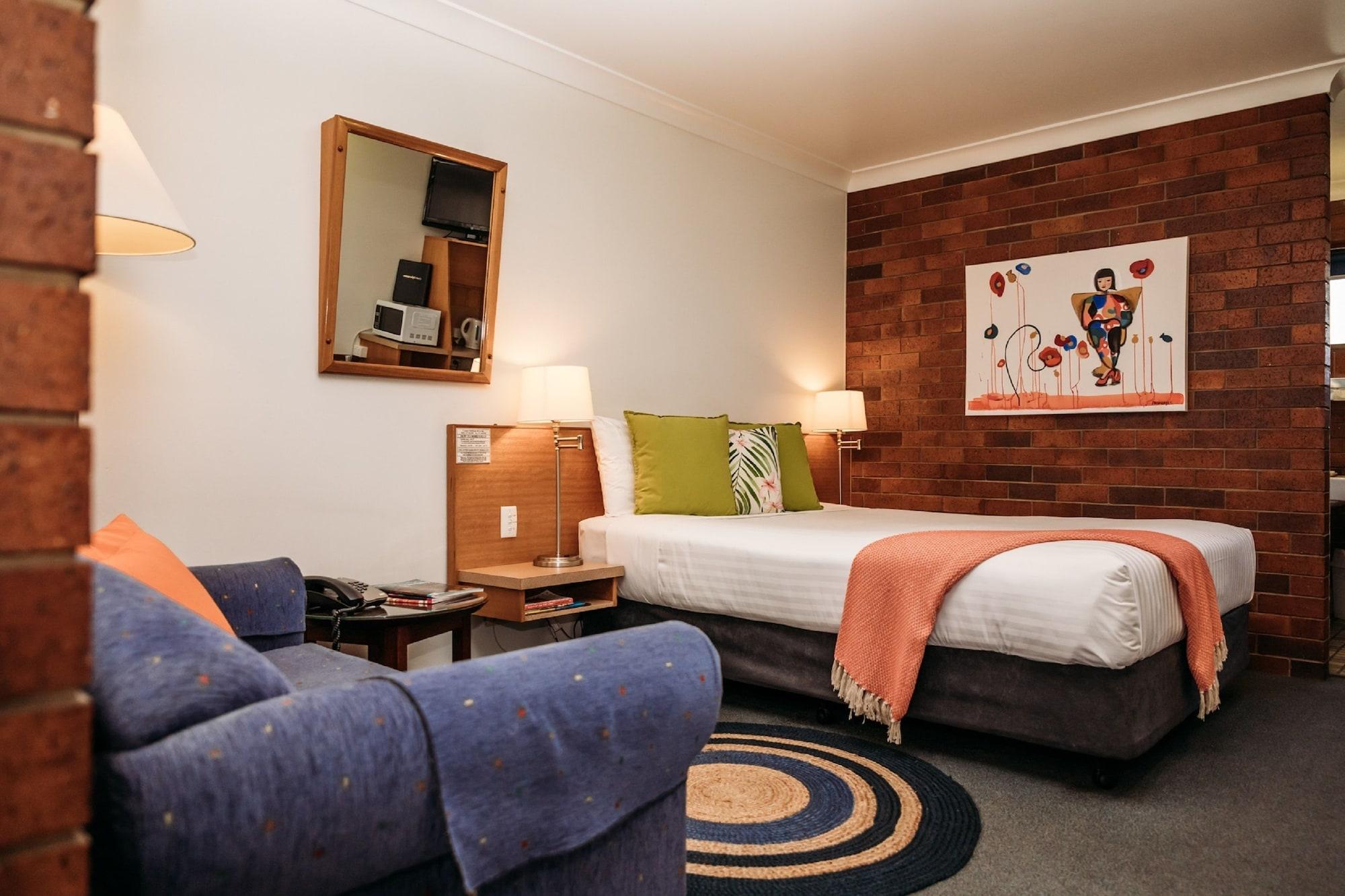 دالبي Country Pathfinder Motor Inn المظهر الخارجي الصورة
